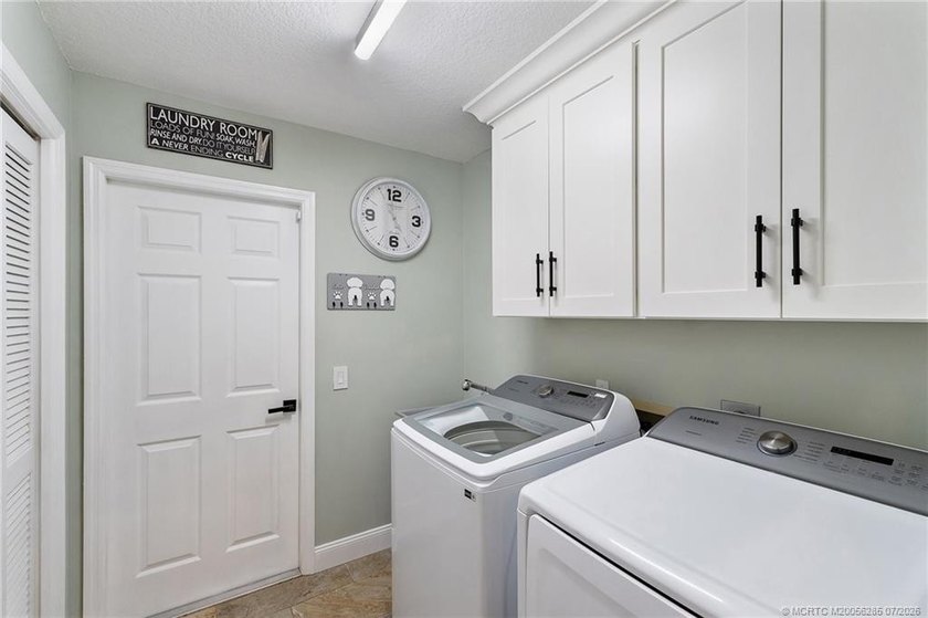 Amazing 3 Bedroom, 2 Bath, Concrete Block home with SO much to - photo 23