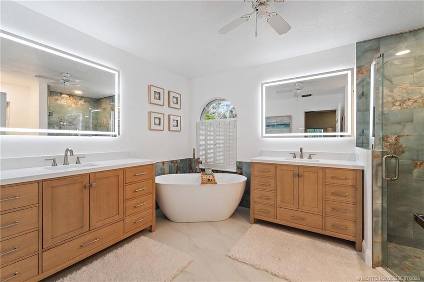 Amazing 3 Bedroom, 2 Bath, Concrete Block home with SO much to - photo 35