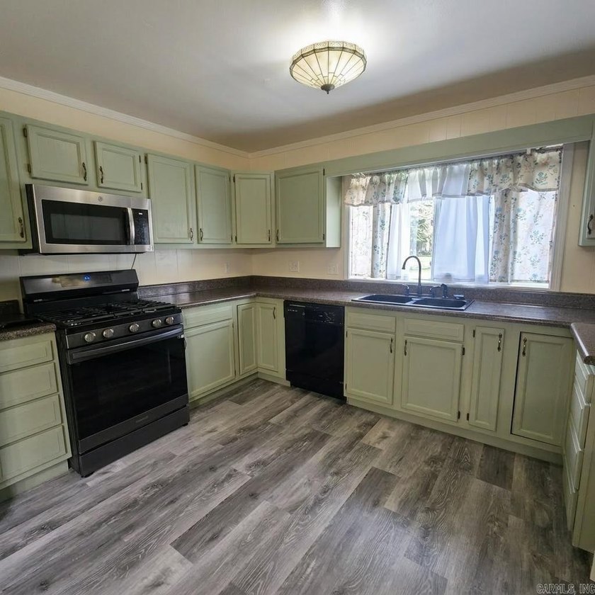 Located just over 3 miles from the South Fork Recreation Area - photo 15