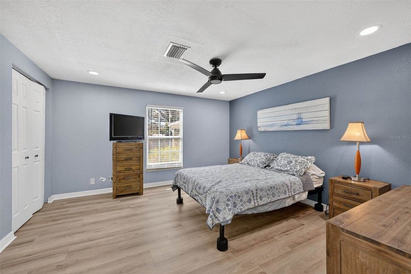 Investor's dream! Situated on 1 acre in a prime location, this - photo 17