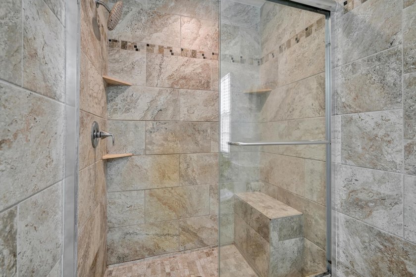 Move right into this beautifully updated 3-bedroom, 2-bath home - photo 25