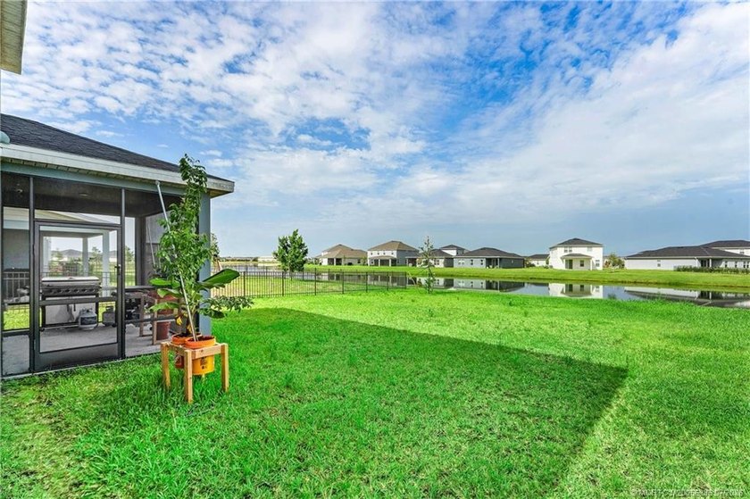 What makes this home special is the UPGRADES! Unlike many homes - photo 36