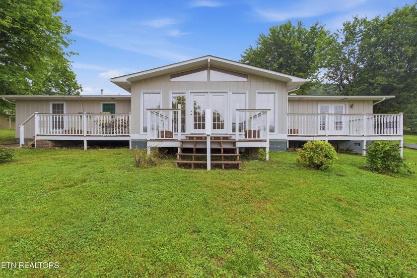 Lakefront Home with Private Dock, Boat Ramp, Sunroom &amp; peaceful - photo 3