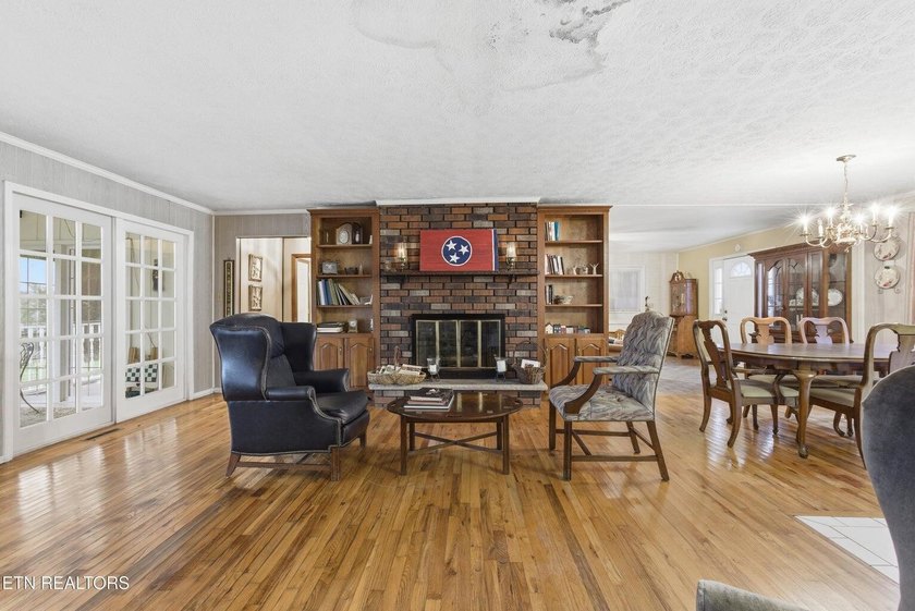 Lakefront Home with Private Dock, Boat Ramp, Sunroom &amp; peaceful - photo 6