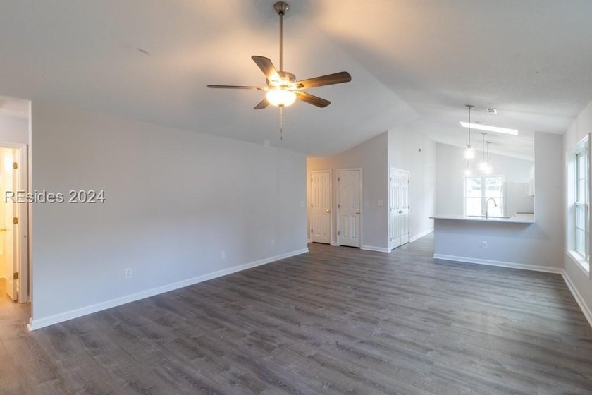 Welcome to 74 Bridgewater Drive, a beautifully maintained 3 - photo 12