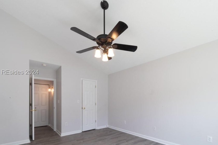 Welcome to 74 Bridgewater Drive, a beautifully maintained 3 - photo 24