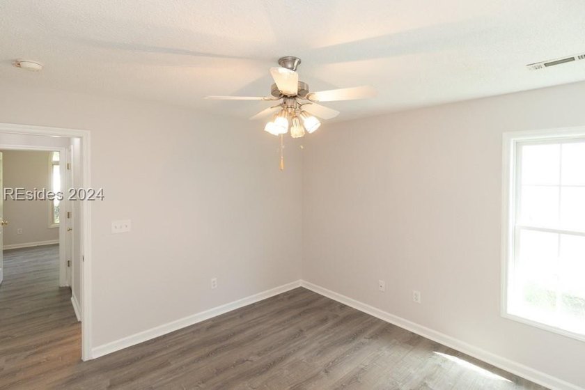 Welcome to 74 Bridgewater Drive, a beautifully maintained 3 - photo 37