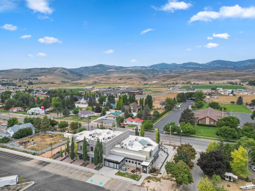 Modern Luxury Condo Near Bear Lake Short term rental Approved - photo 43