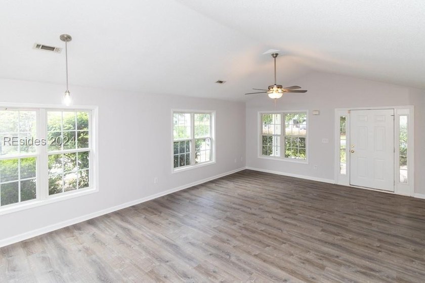 Welcome to 74 Bridgewater Drive, a beautifully maintained 3 - photo 48