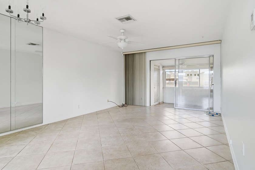 Beautifully maintained 1/1 Condo located in a welcoming and - photo 5
