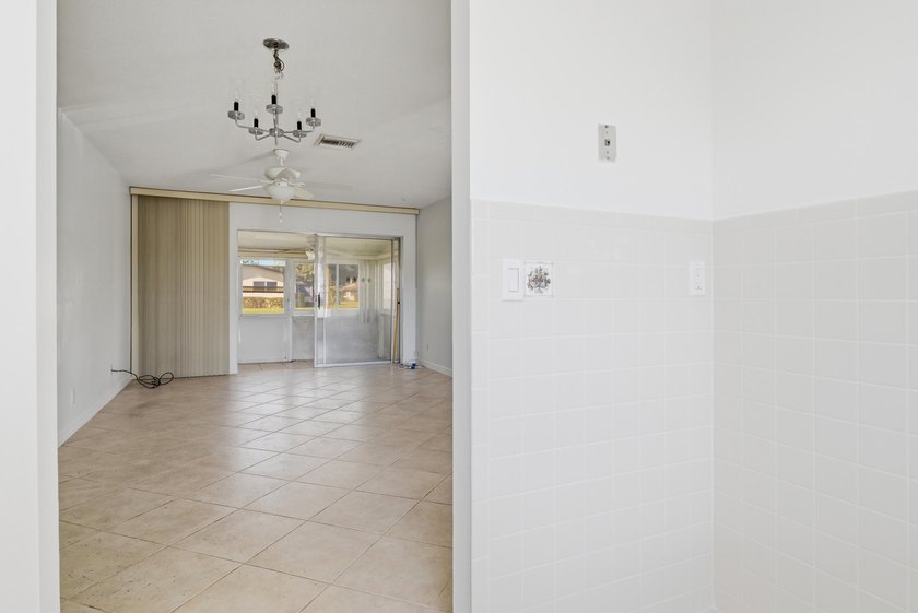 Beautifully maintained 1/1 Condo located in a welcoming and - photo 9
