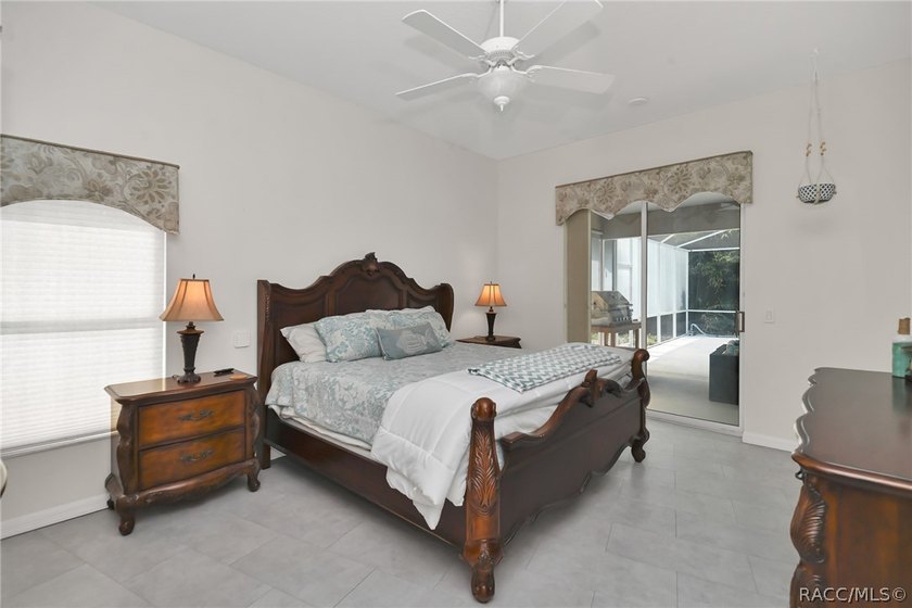 Welcome to this well-maintained 3 Bedroom, 2.5 Bath pool home - photo 13