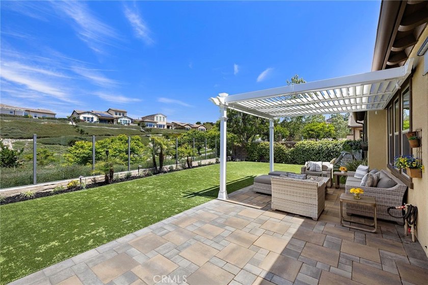 Wake up to peaceful hillside views and enjoy the rare - photo 18