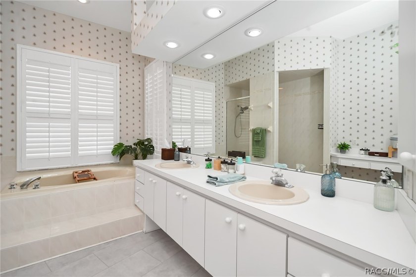 Welcome to this well-maintained 3 Bedroom, 2.5 Bath pool home - photo 19