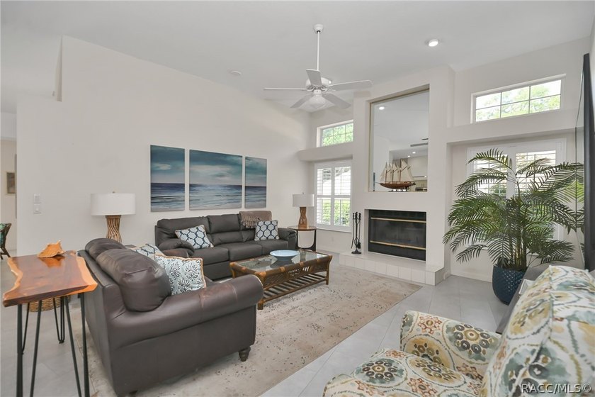 Welcome to this well-maintained 3 Bedroom, 2.5 Bath pool home - photo 20