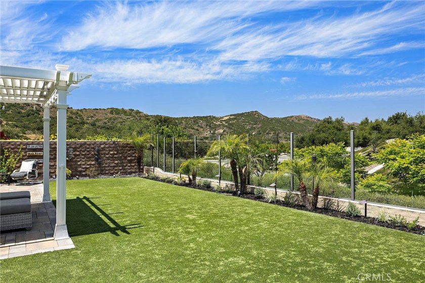 Wake up to peaceful hillside views and enjoy the rare - photo 24