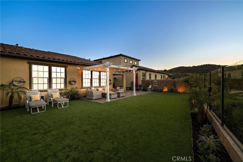 Wake up to peaceful hillside views and enjoy the rare - photo 30