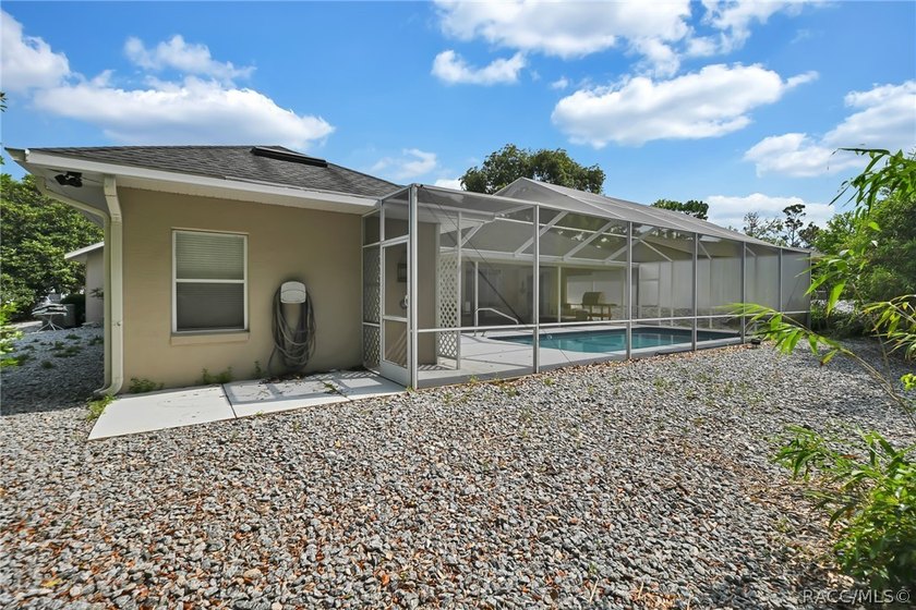 Welcome to this well-maintained 3 Bedroom, 2.5 Bath pool home - photo 48
