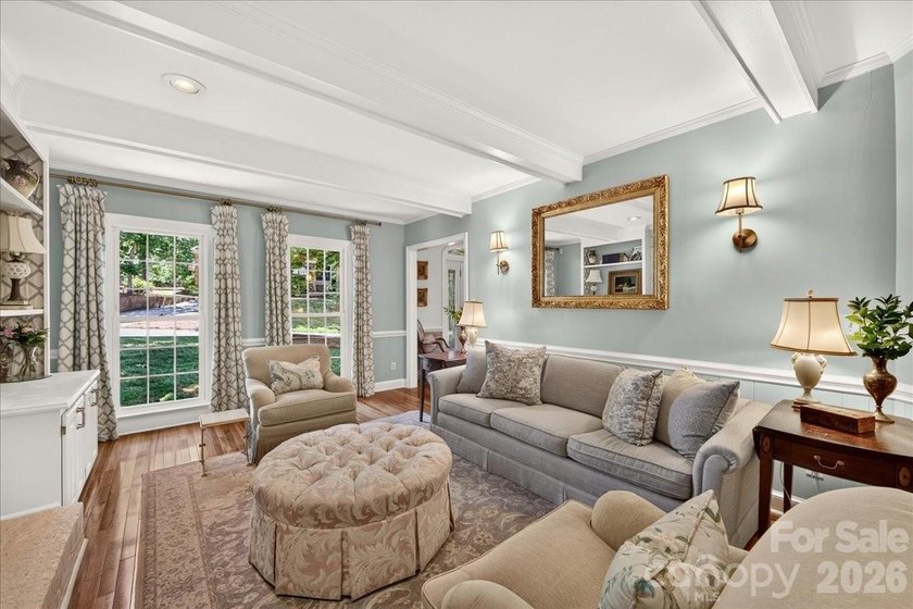 Welcome to Williamsburg Raintree! This updated 5-bedroom house - photo 19