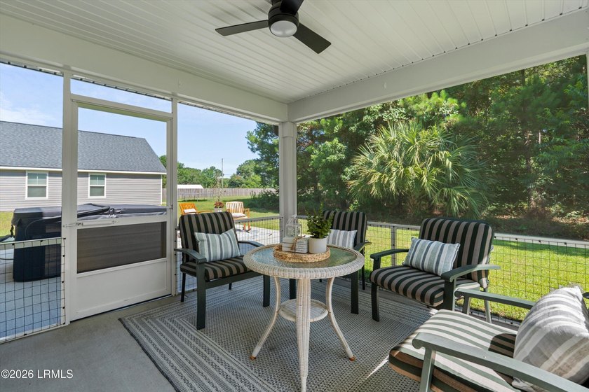 Beautifully maintained 3-Bedroom 2.5 Bath home with a dedicated - photo 29
