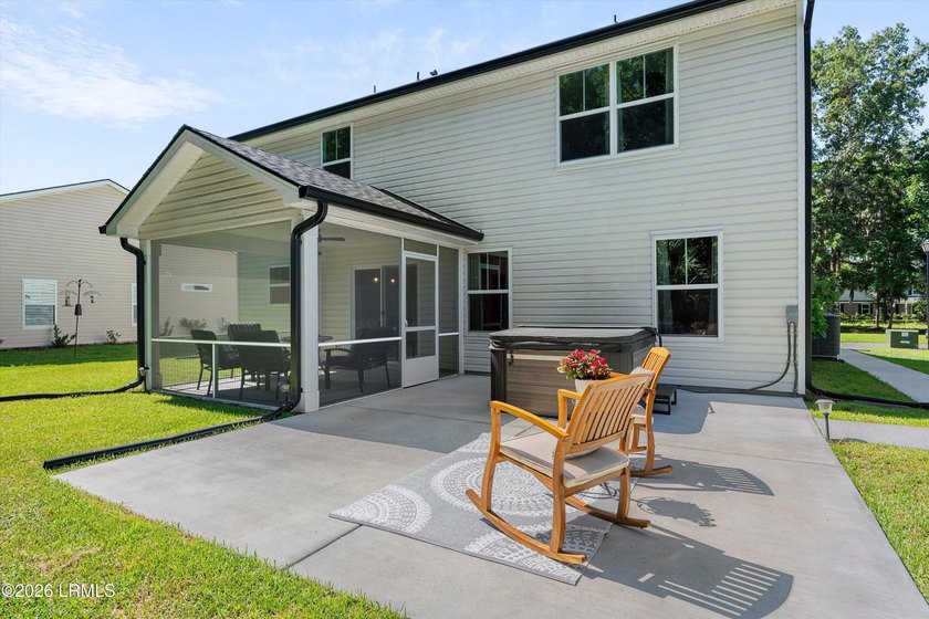 Beautifully maintained 3-Bedroom 2.5 Bath home with a dedicated - photo 31