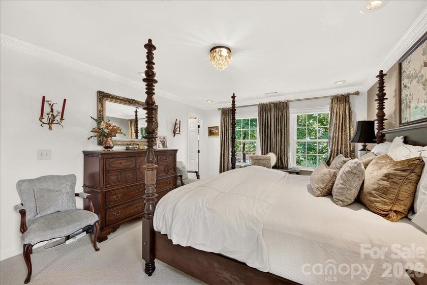 Welcome to Williamsburg Raintree! This updated 5-bedroom house - photo 31