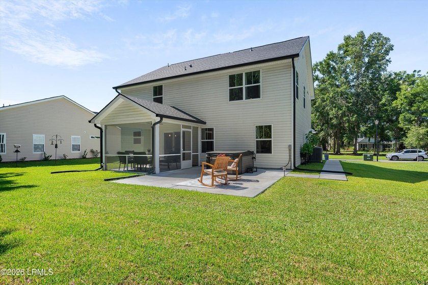 Beautifully maintained 3-Bedroom 2.5 Bath home with a dedicated - photo 32