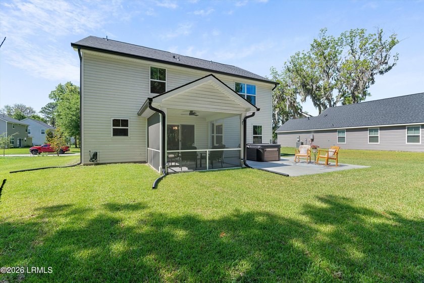Beautifully maintained 3-Bedroom 2.5 Bath home with a dedicated - photo 33