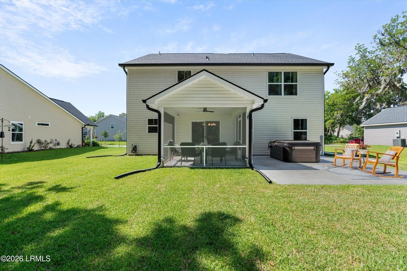 Beautifully maintained 3-Bedroom 2.5 Bath home with a dedicated - photo 34