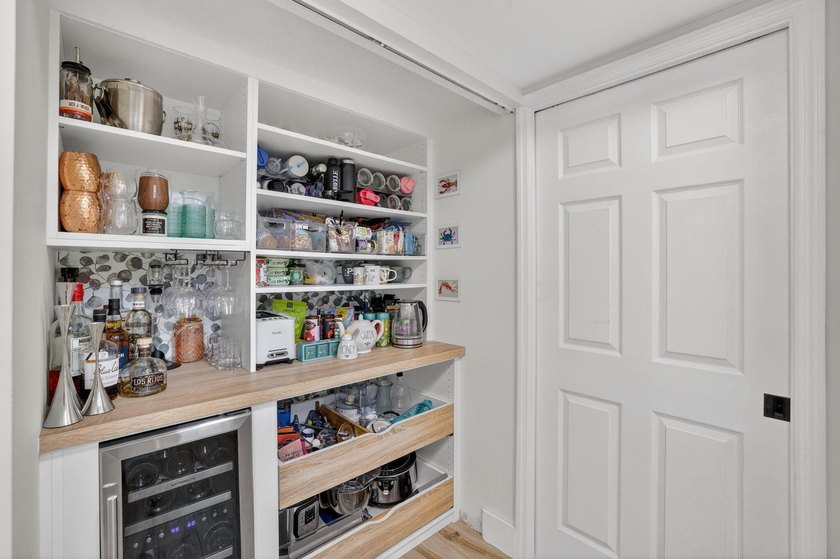 RARELY AVAILABLE and beautifully updated, 3- bed, 2- bath - photo 15