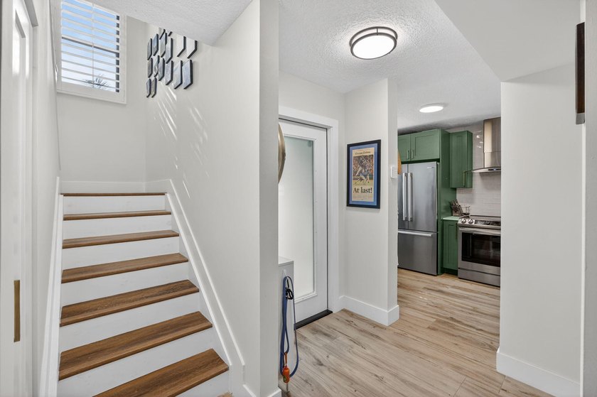 RARELY AVAILABLE and beautifully updated, 3- bed, 2- bath - photo 16