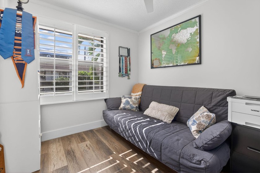 RARELY AVAILABLE and beautifully updated, 3- bed, 2- bath - photo 30