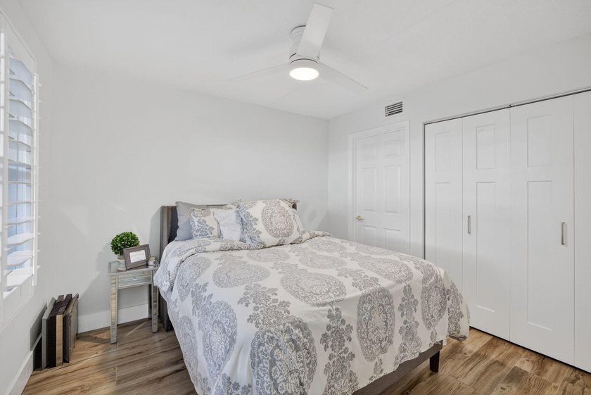 RARELY AVAILABLE and beautifully updated, 3- bed, 2- bath - photo 32