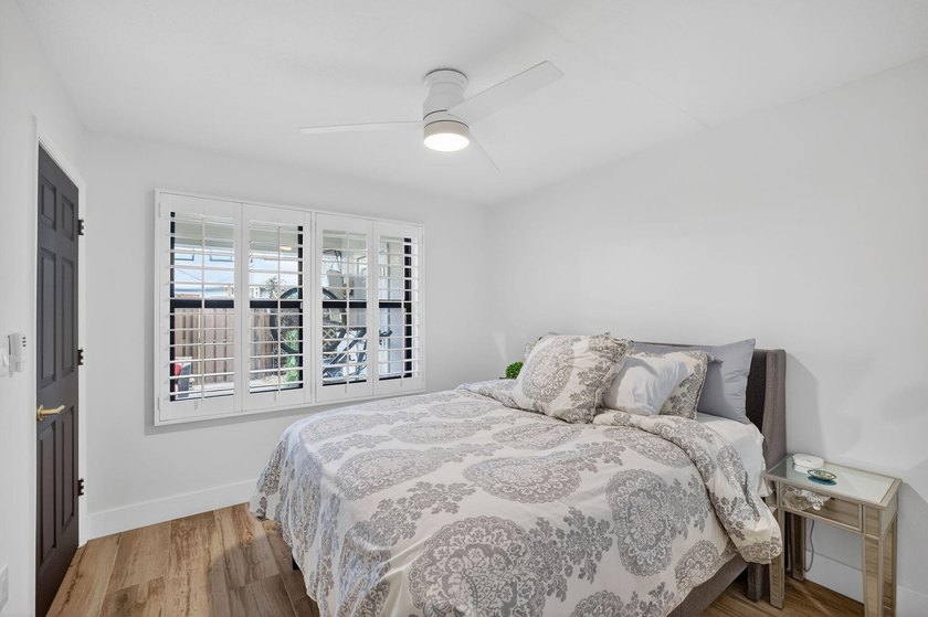 RARELY AVAILABLE and beautifully updated, 3- bed, 2- bath - photo 33