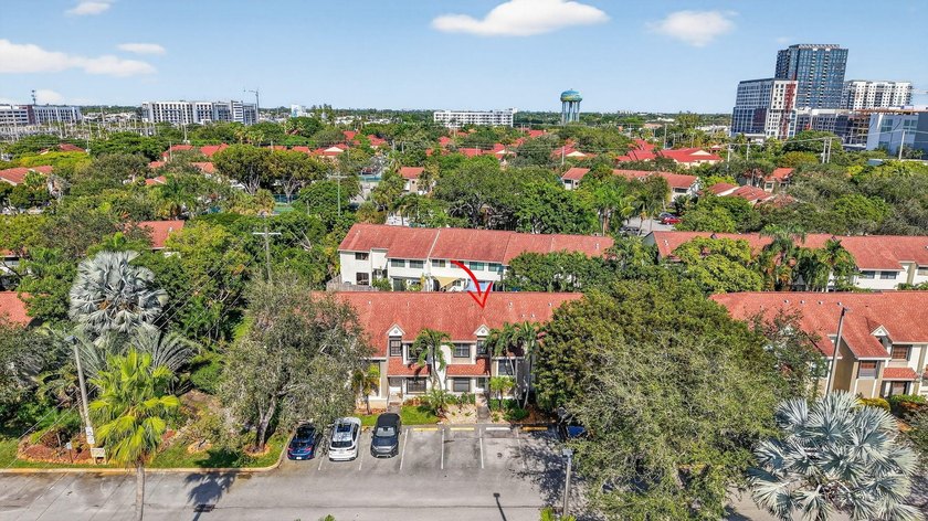 RARELY AVAILABLE and beautifully updated, 3- bed, 2- bath - photo 40