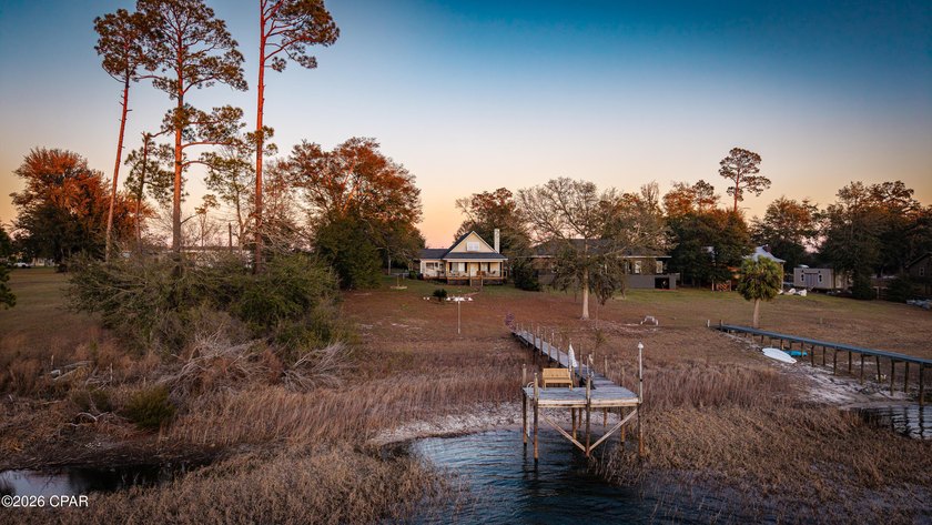Beautiful lakefront single-family home on a full acre at the end - photo 24