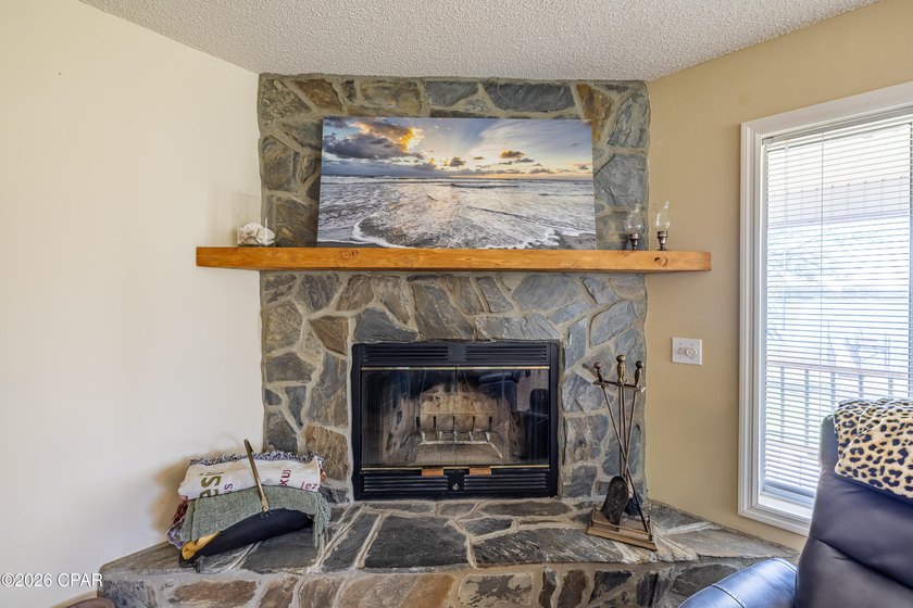 Beautiful lakefront single-family home on a full acre at the end - photo 39