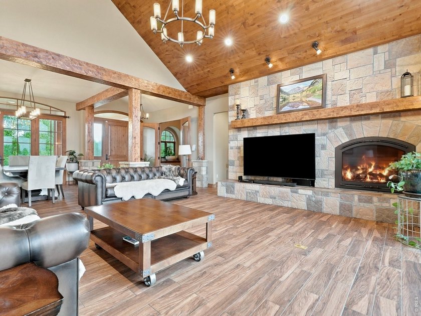 Rare opportunity to own a custom home with an incredible 10-car - photo 9