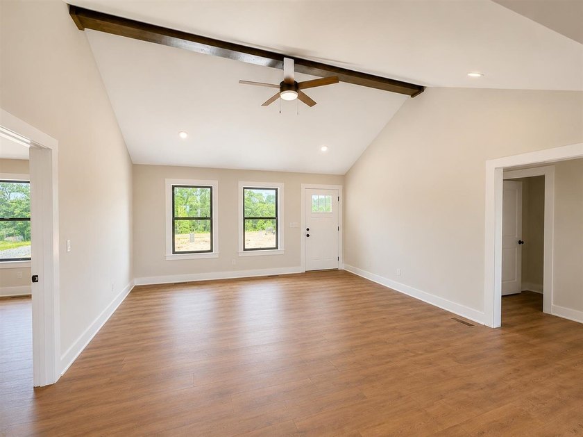 If you have been searching for the perfect country home, look no - photo 2