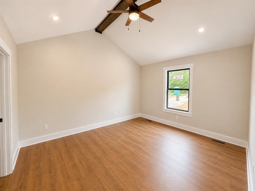 If you have been searching for the perfect country home, look no - photo 3