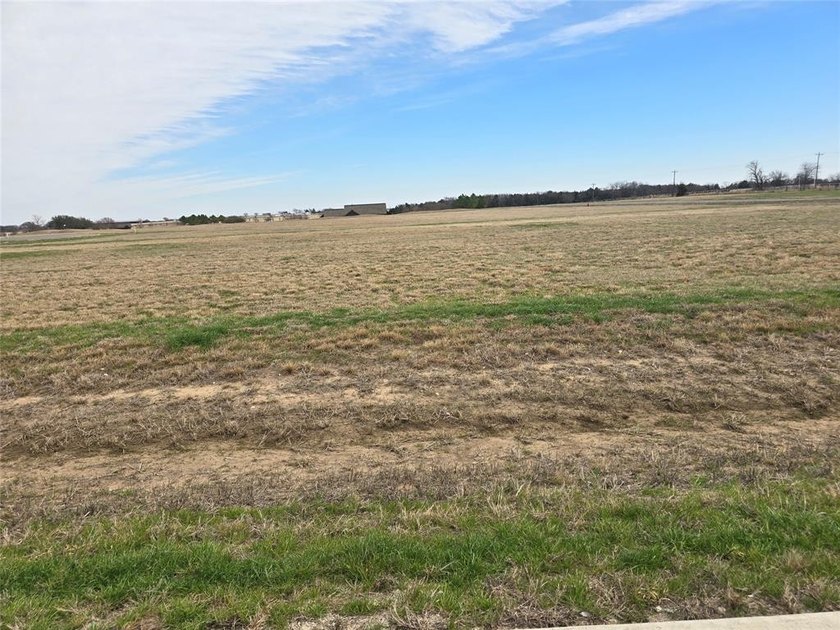Build Your Dream Home in Rock Creek Resort - Lake Texoma - photo 2