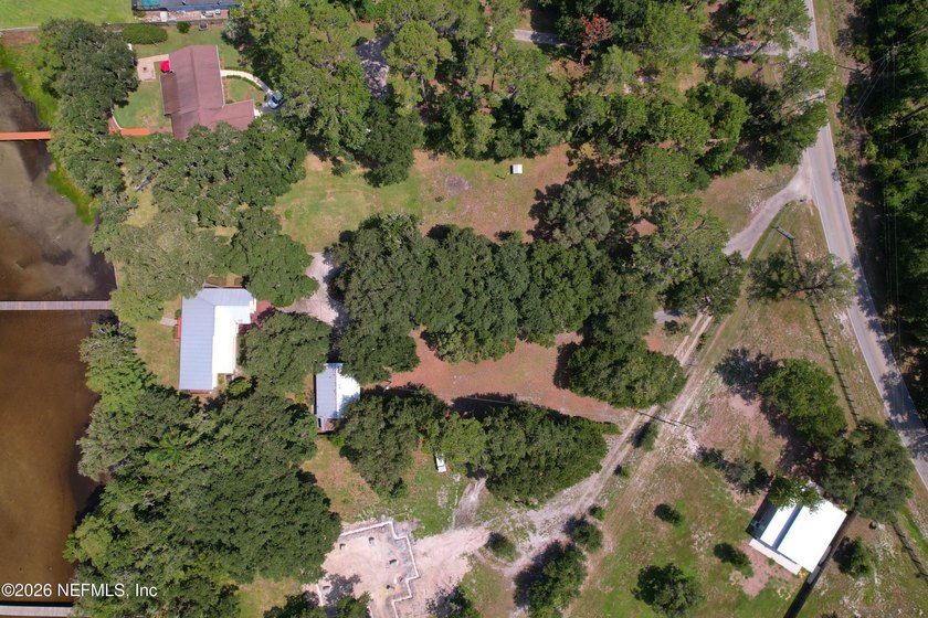 Beautiful retreat on the St. Johns River. Country setting that - photo 12