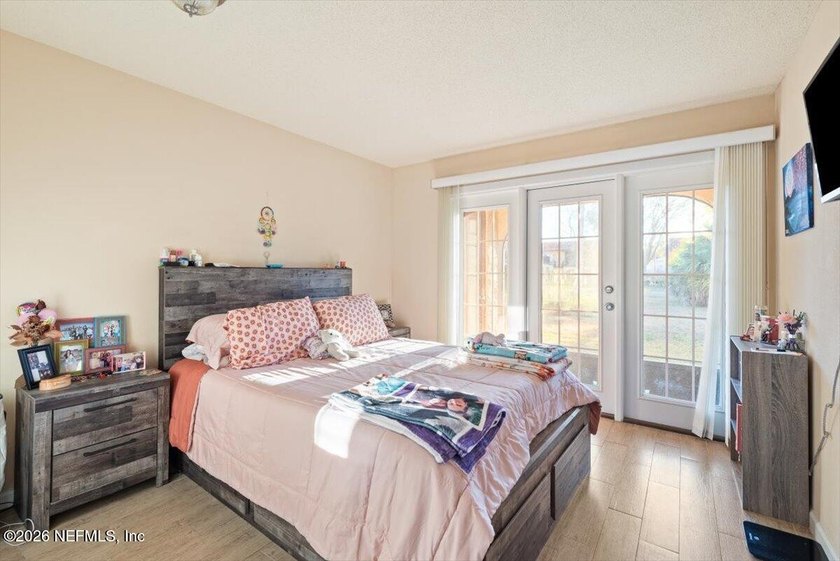 Investor opportunity with immediate income potential! This well - photo 22