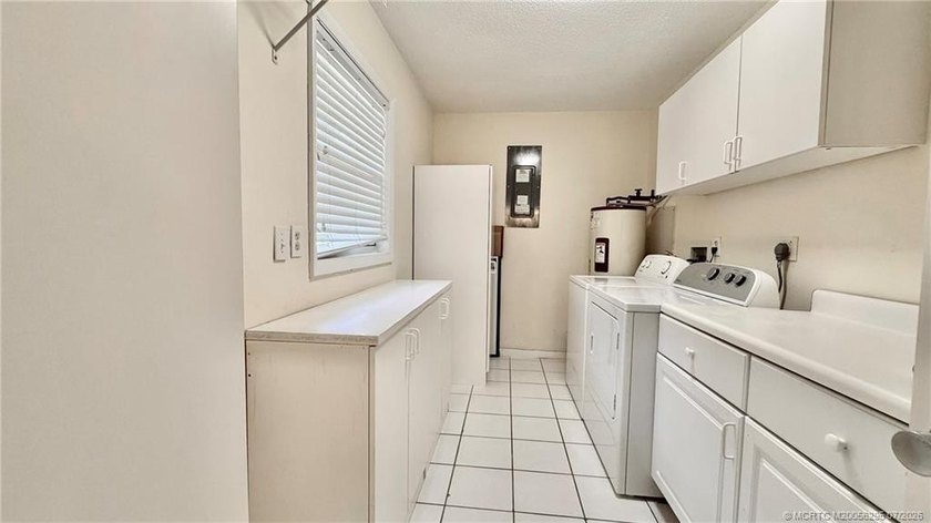 Welcome to this charming waterfront residence in Village Oaks - photo 24