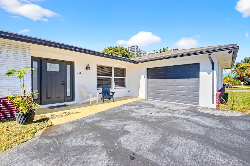 Discover the ultimate coastal lifestyle at 3651 Palm Drive in - photo 8