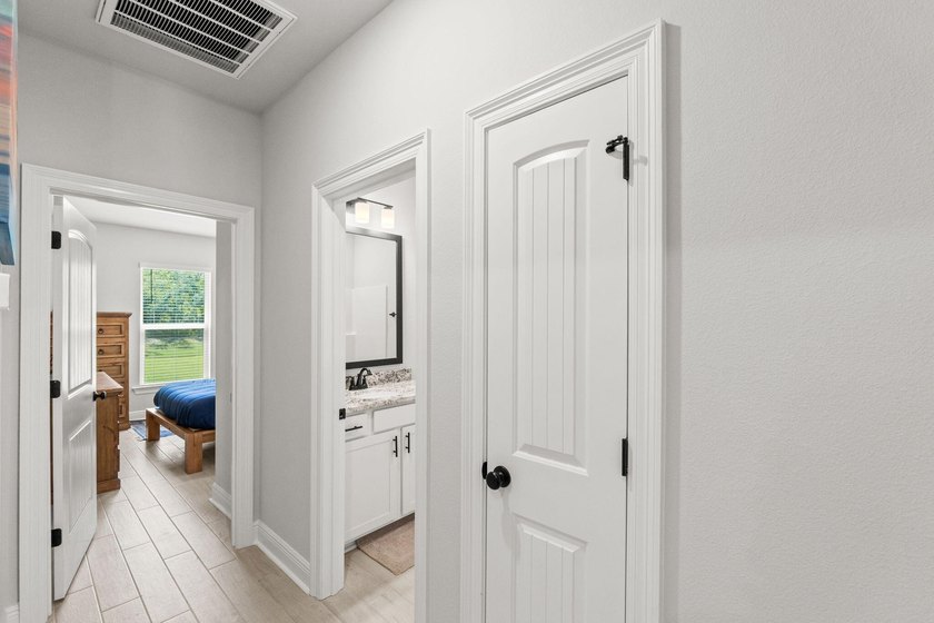 Welcome to this charming coastal cottage in the desirable - photo 28