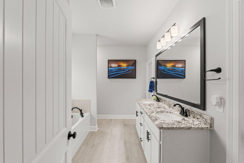 Welcome to this charming coastal cottage in the desirable - photo 41