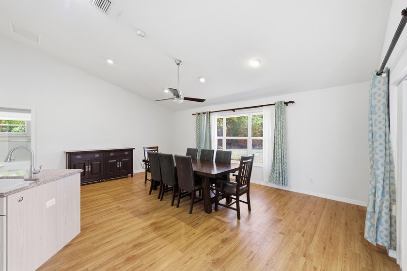 Investor or Fixer Upper Special. Selling as is. Conventional or - photo 21