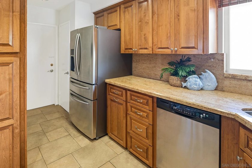 Light and bright home in the heart of Del Cerro featuring a - photo 21