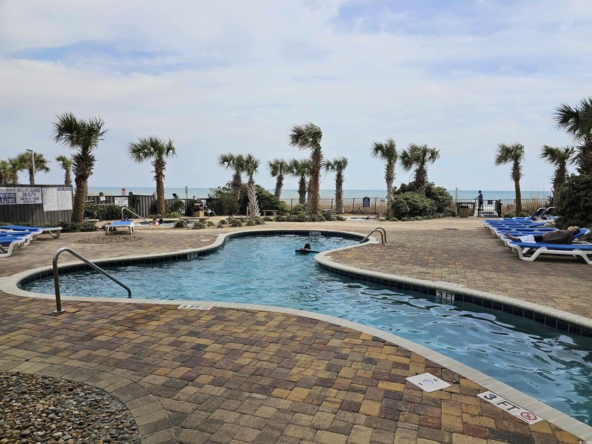 Amazing direct oceanfront studio condo with full kitchen in the - photo 22